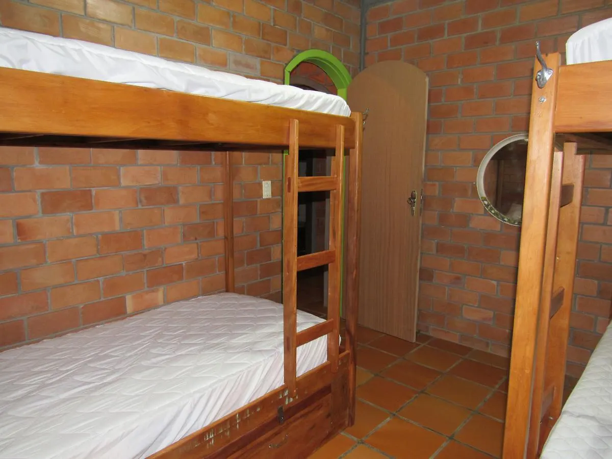 Hostel Canto Grande Бомбиньяс