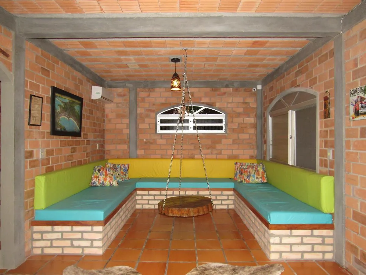 Hostel Canto Grande Бомбиньяс