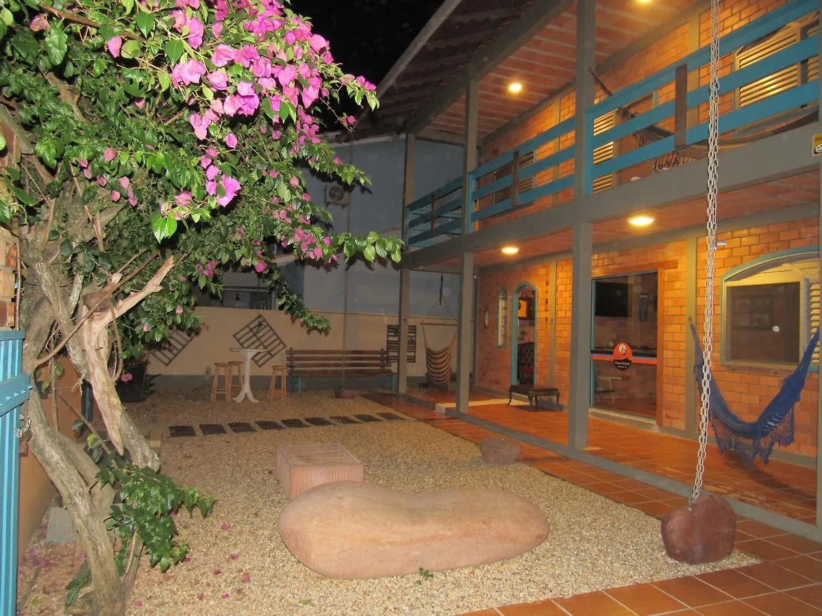 Hostel Canto Grande Бомбиньяс