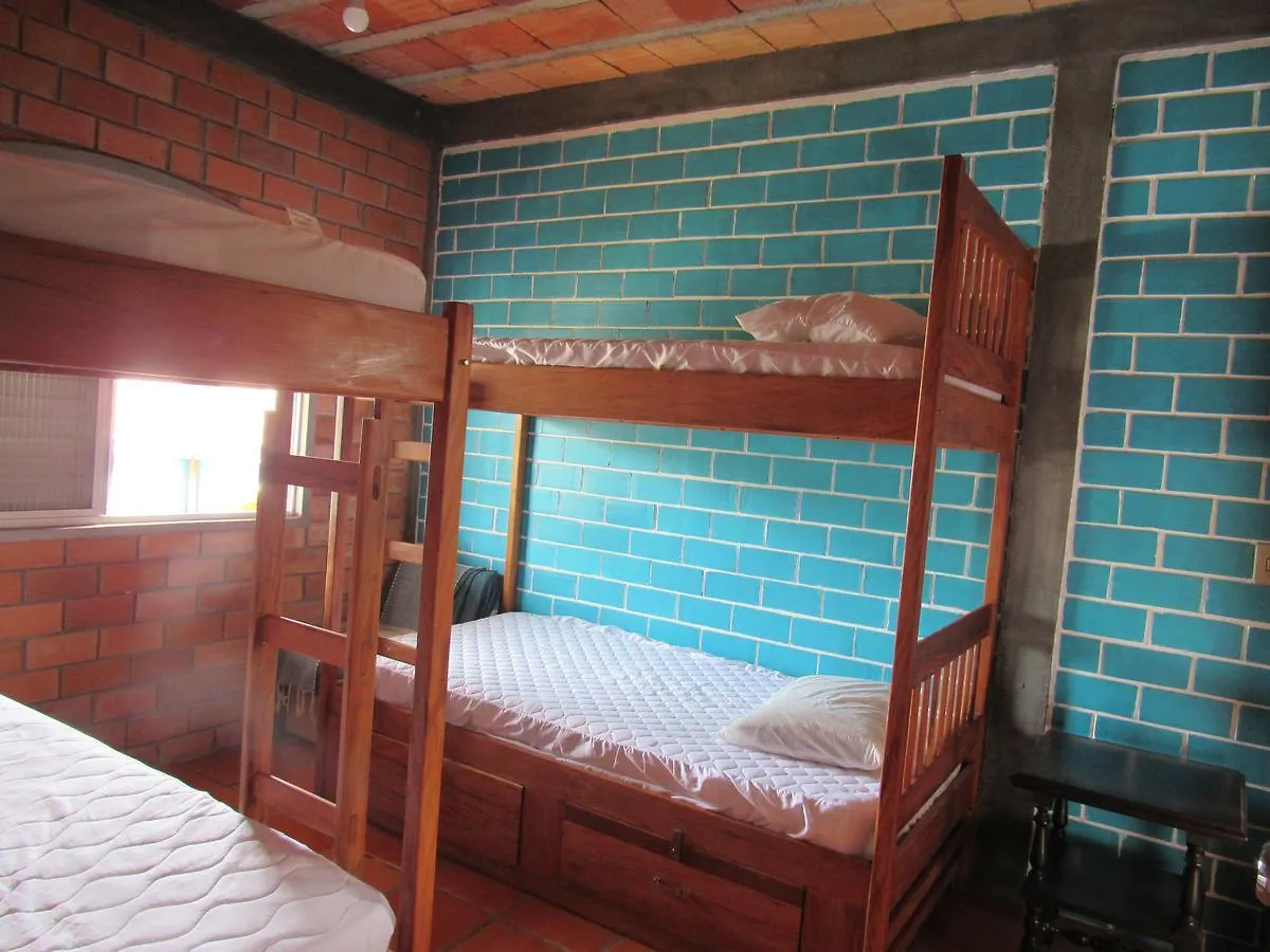 Hostel Canto Grande Бомбиньяс