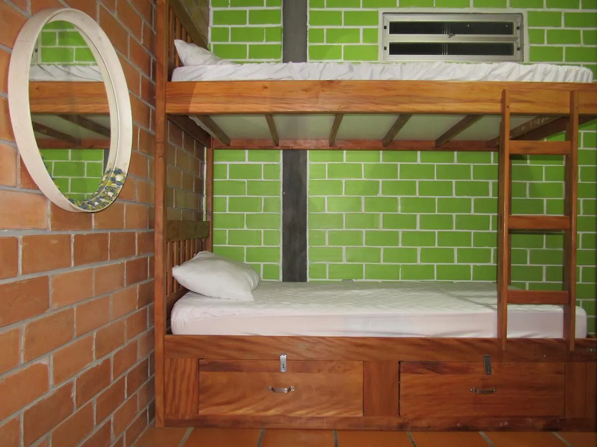 Hostel Canto Grande Бомбиньяс